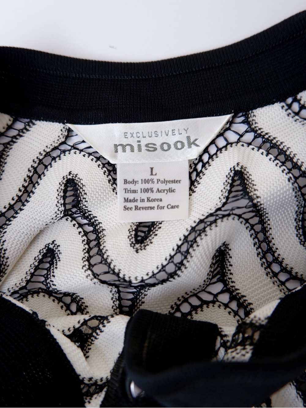 Exclusively Misook Black and White Mesh Chevron Cardigan | L - Picture 4 of 4